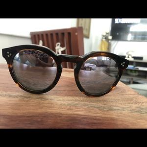 Illesteva Sunglasses with Case